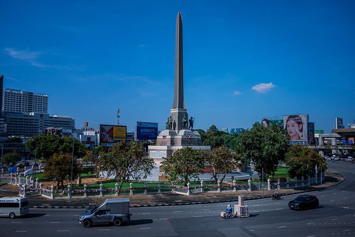 Youngster BKK freezes Bangkok with ‘Extra Coolivery’ stunt for Smirnoff Ice Extra Cool